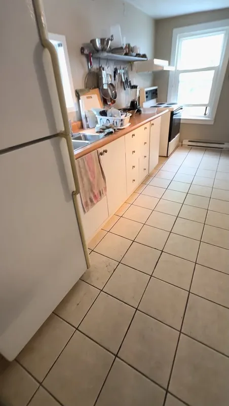 1 Bedroom(s) (130 sqft)