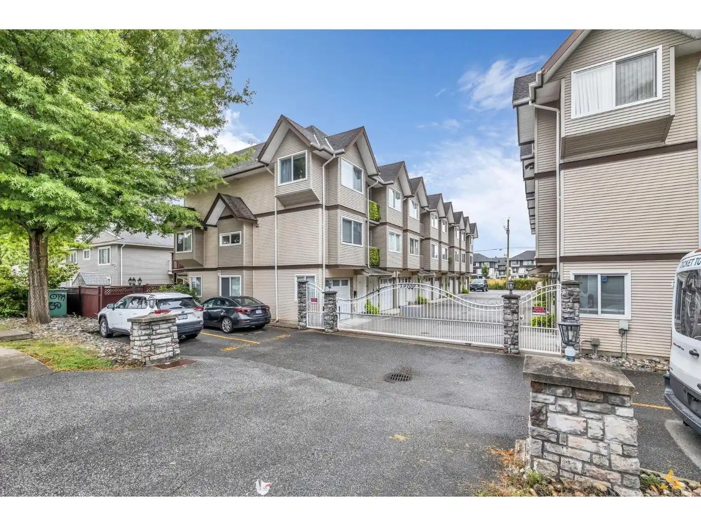 112 19700 56 AVENUE - 19700 56 Avenue, Langley, BC