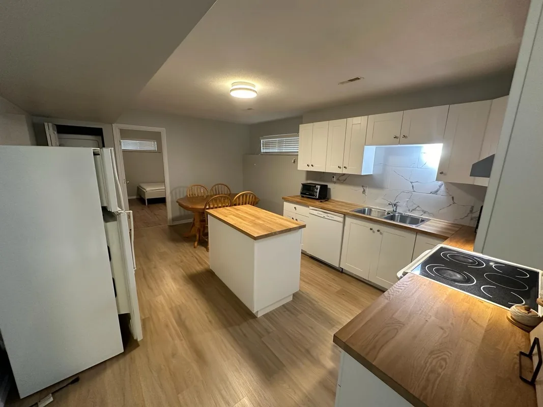 Rosewood St, Burnaby, BC