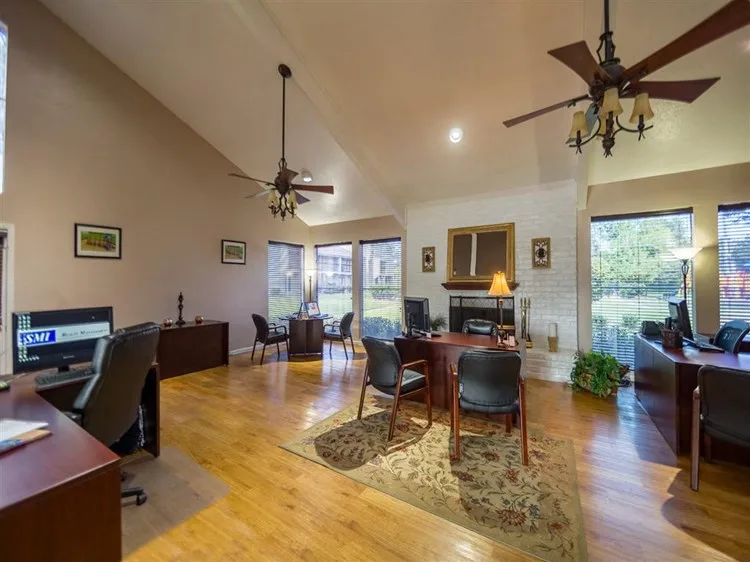 Woodcreek Hollister Apartments