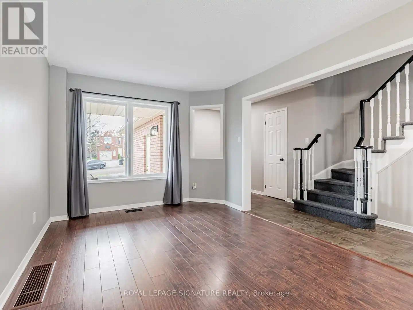 10 LAIDLAW DRIVE - 10 Laidlaw Drive, Barrie, ON