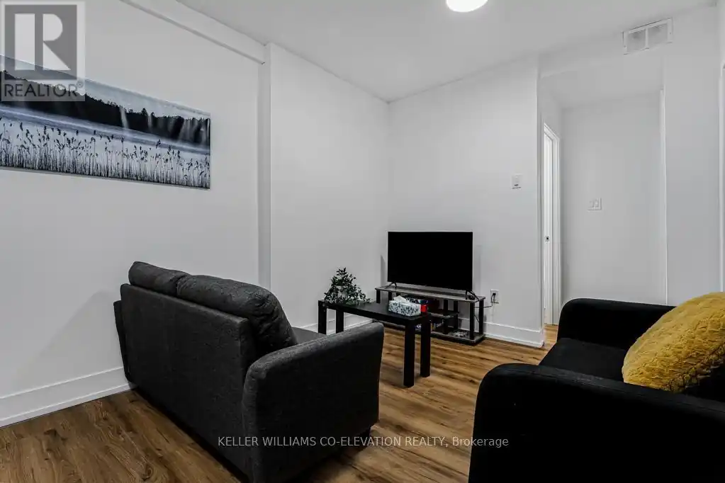 8 - 610 KING STREET E