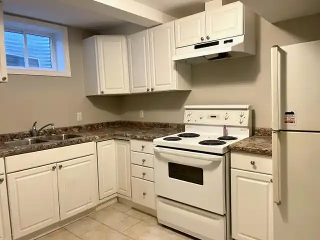 Ottaway 78 - 78 Ottaway Avenue, Barrie, ON