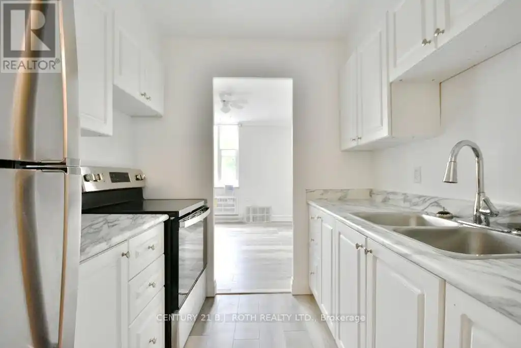 41 - 2 GROVE STREET E
