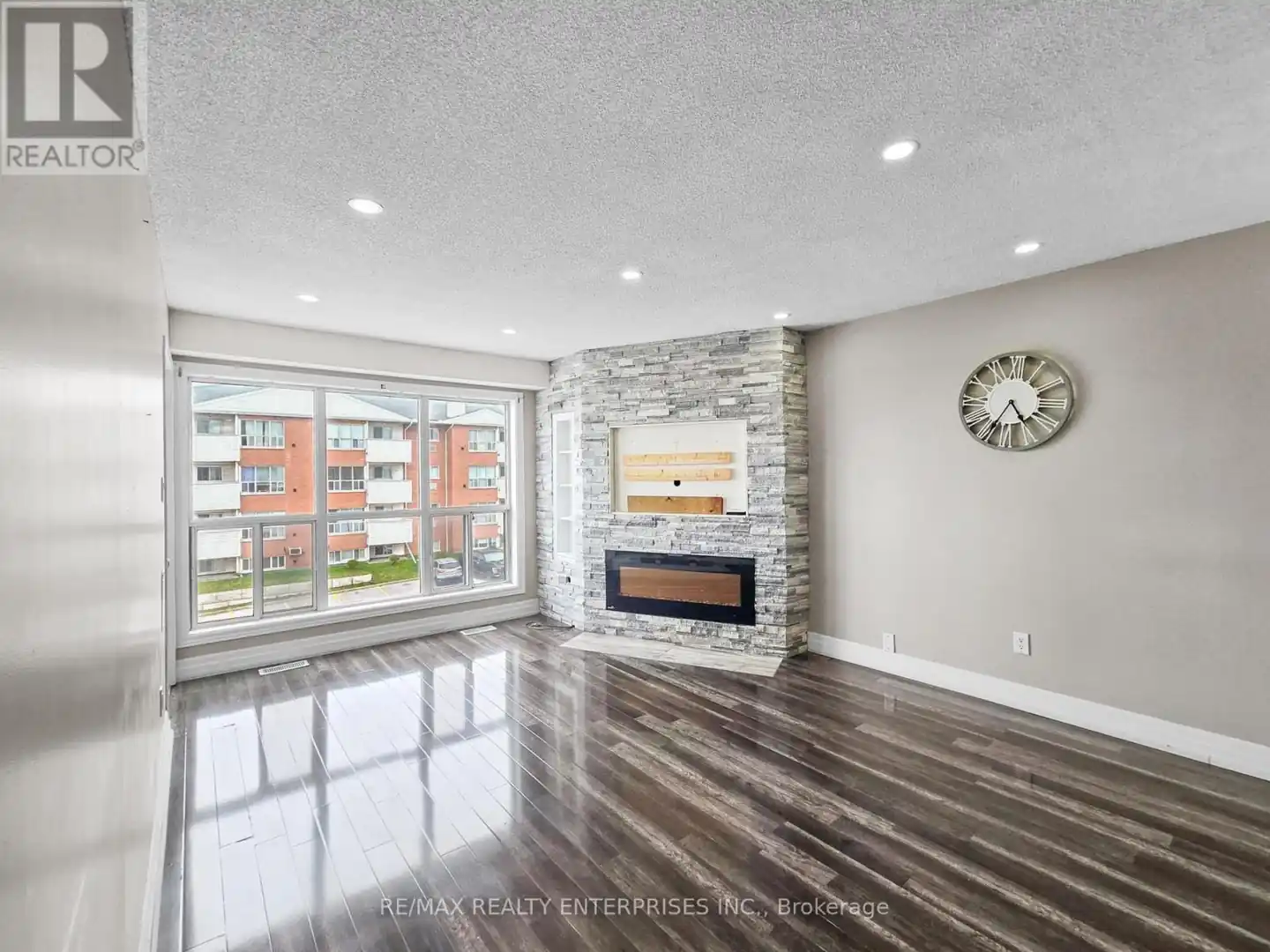 204 - 120 BELL FARM ROAD N - 120 Bell Farm Road, Barrie, ON