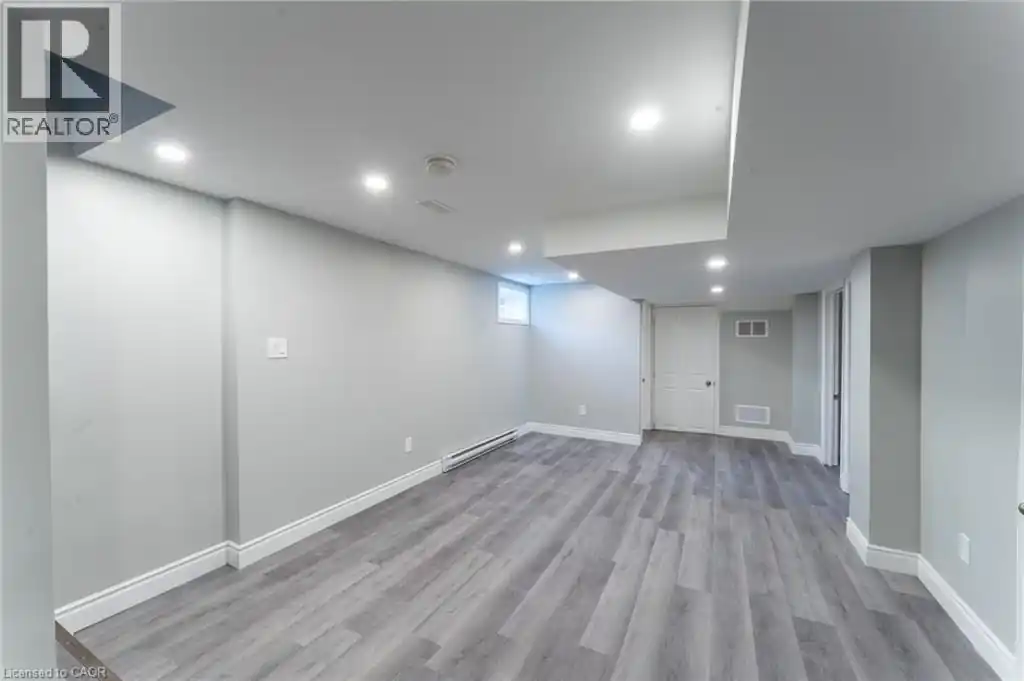 244 UPPER PARADISE Road Unit# Lower