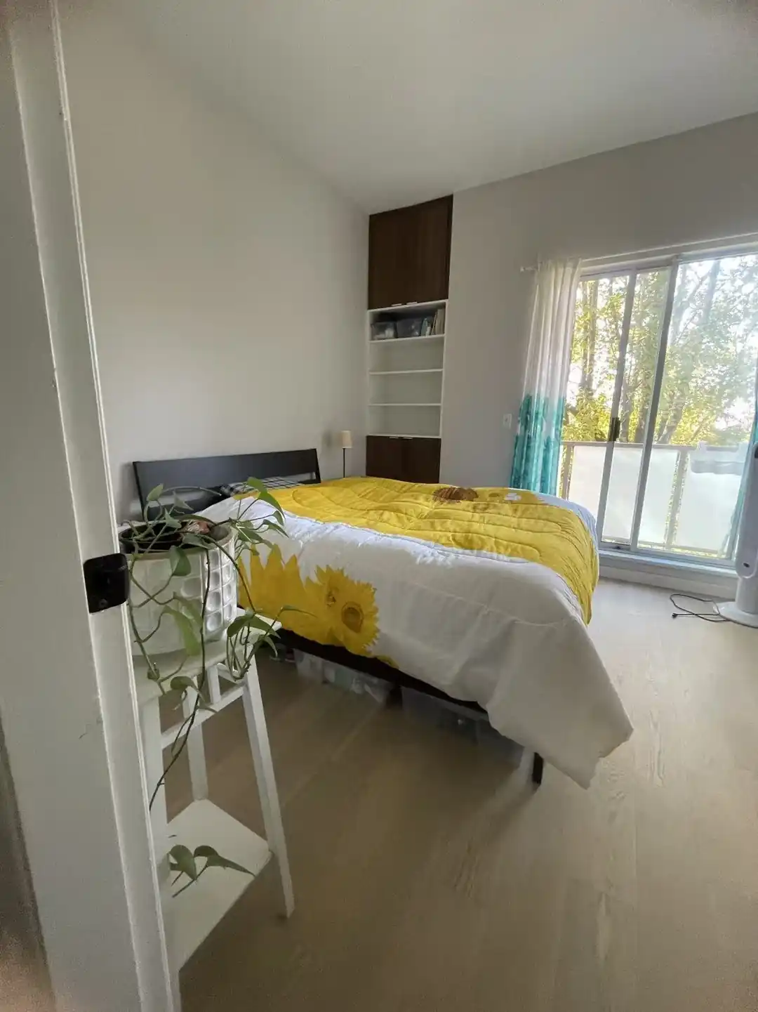 5588 Patterson Avenue, Burnaby, BC - Condo for rent