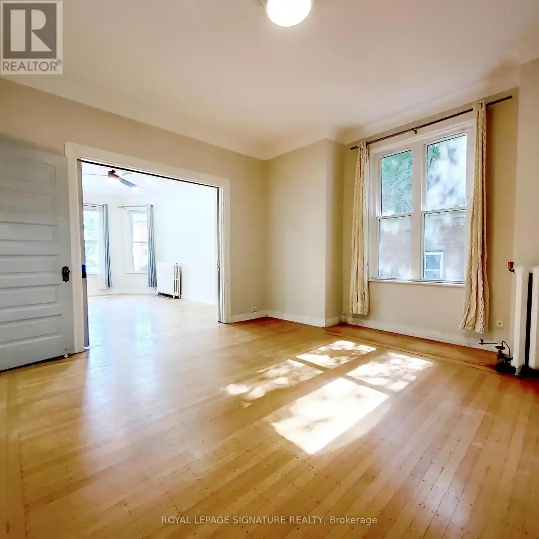2 - 116 FAIRHOLT ROAD S