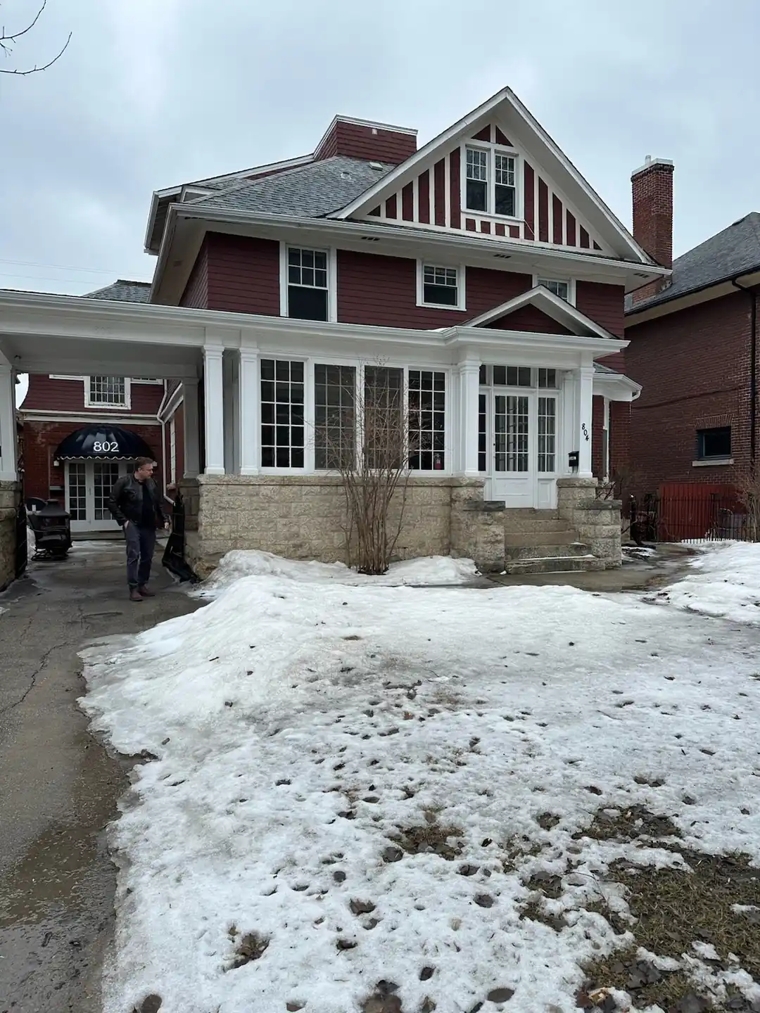 802 Grosvenor Avenue