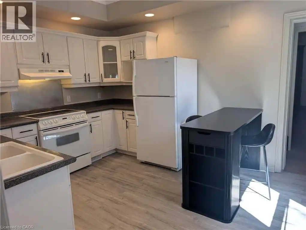 141 BOLD Street Unit# 1