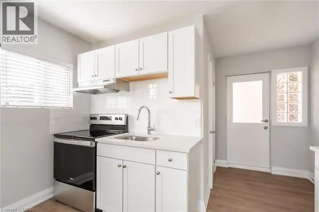 81 GIBSON Avenue Unit# 3