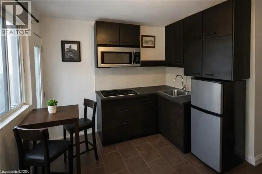 237 JAMES Street N Unit# 4