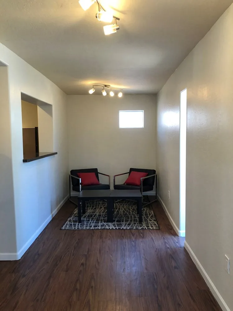 1137 W McDowell