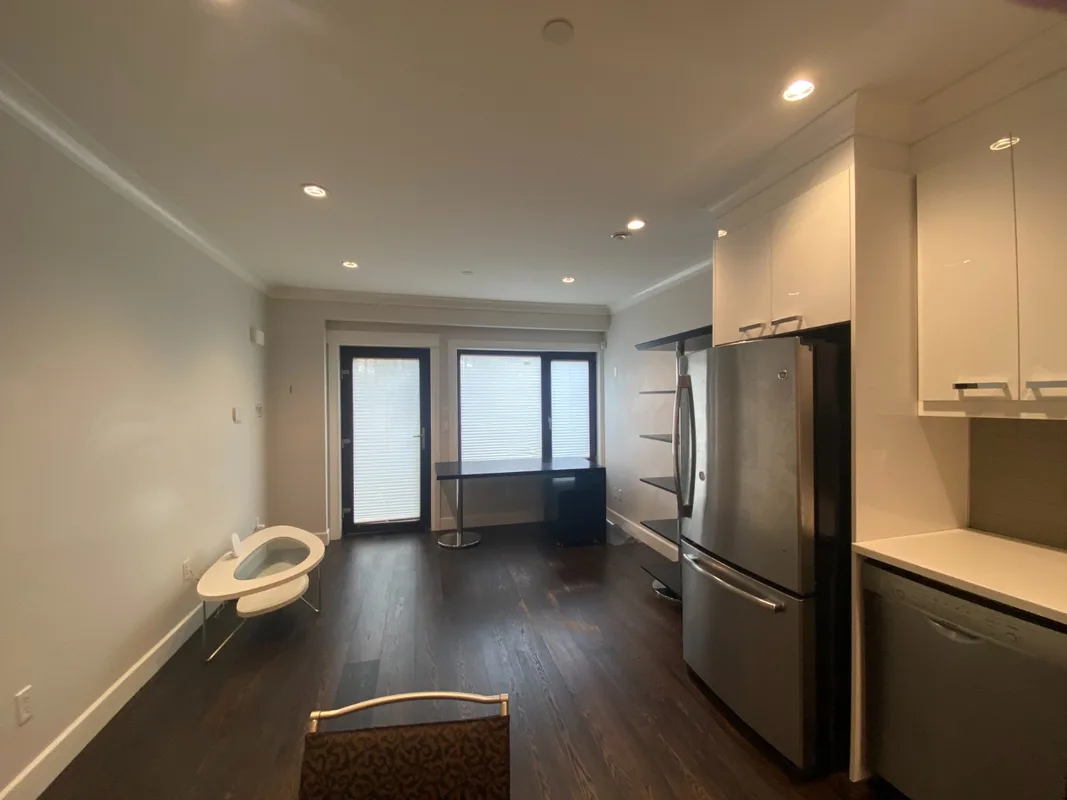 3215 W 15th Ave, Vancouver, BC