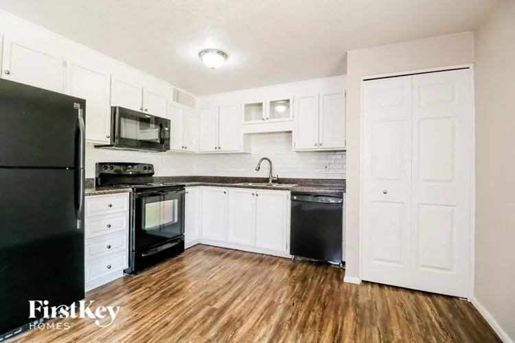 3733 E Eugie Ave Phoenix, AZ 85032