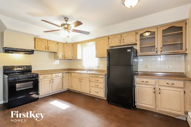 6204 S Kildare Avenue Floor 1 Chicago, IL 60629