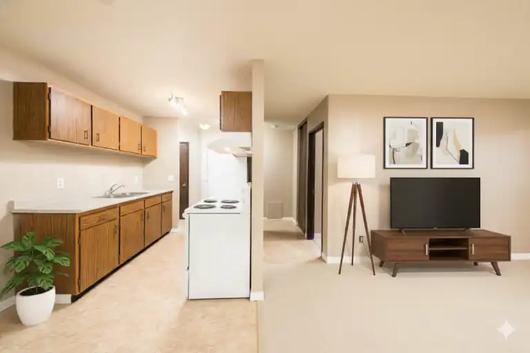 Lorinda Court