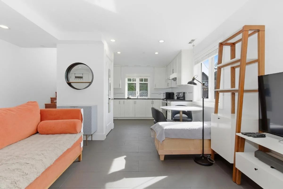 6898 Laurel St, Vancouver, BC