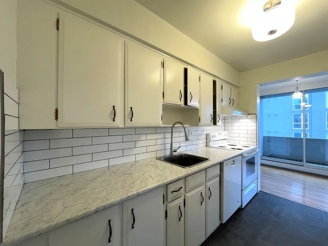 2155 W 38th Ave, Vancouver, BC
