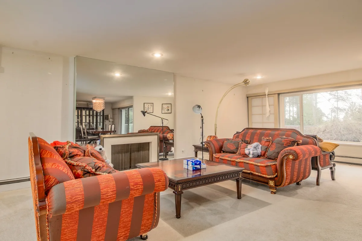 1070 W 55th Ave, Vancouver, BC
