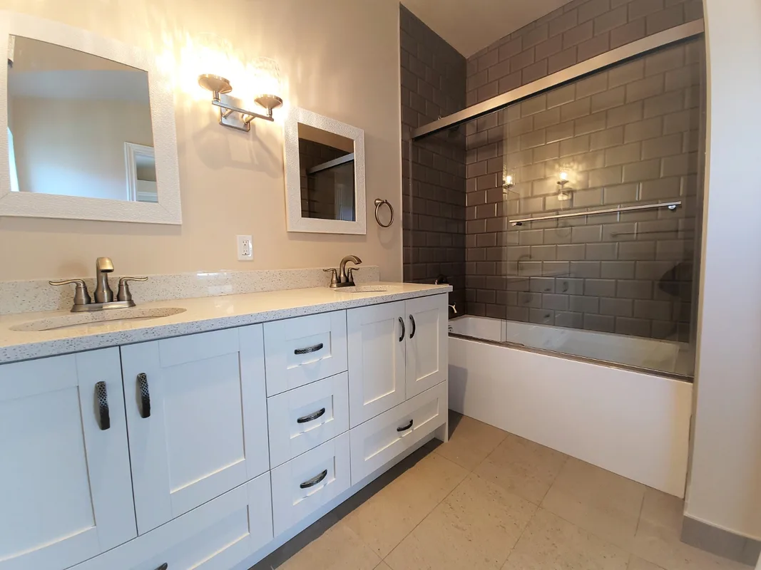 599 E 55th Ave, Vancouver, BC