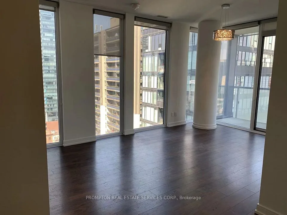 2 Bedroom(s) (699 sqft)
