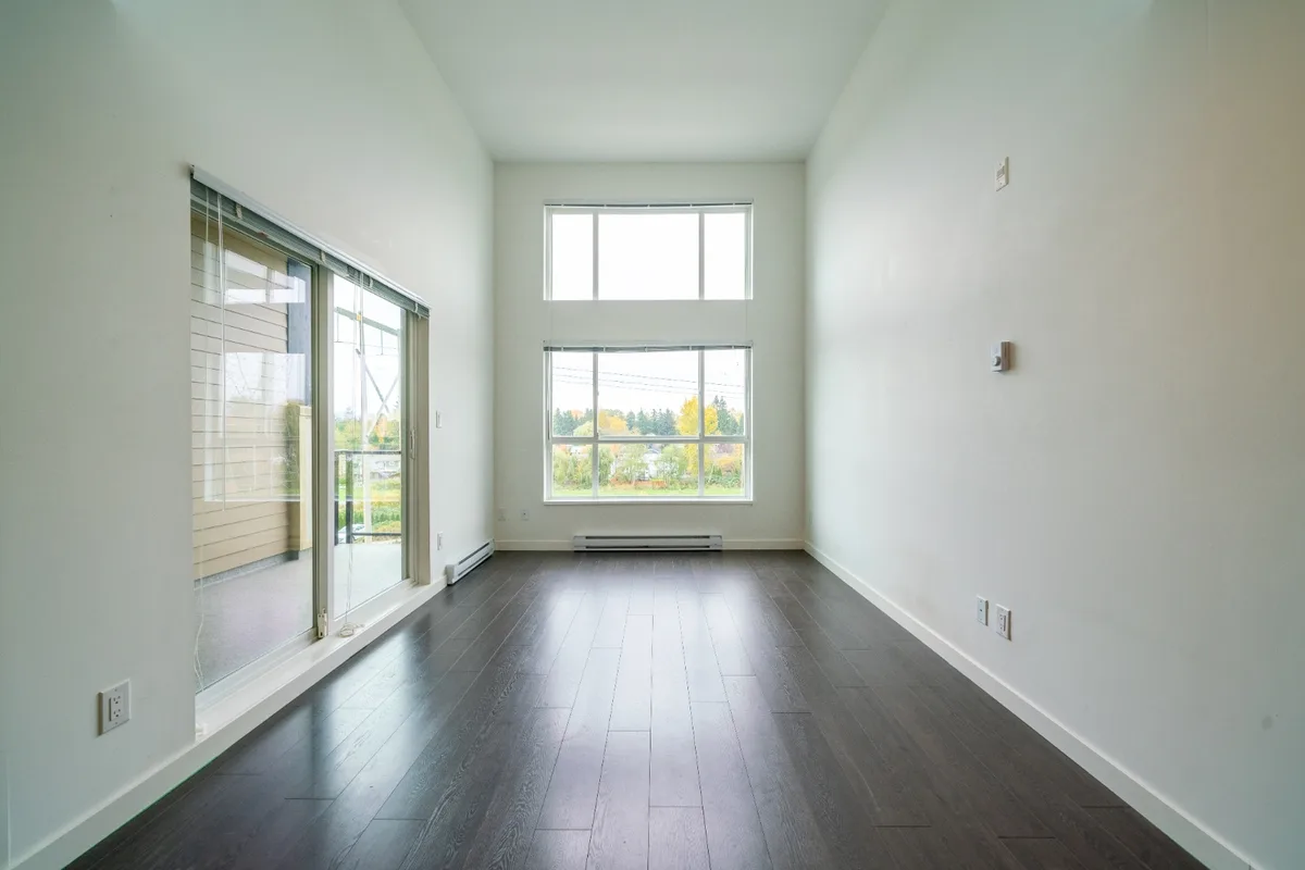 416 - 10688 140 St