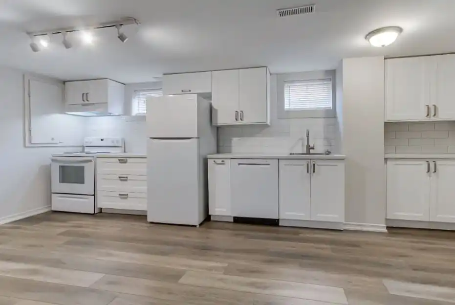 189 Browning Trail, Barrie, ON - Basement for rent