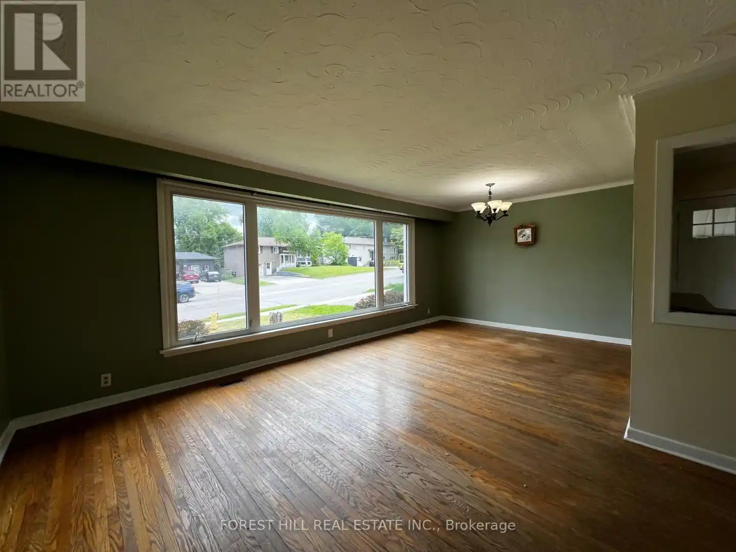 UPPER - 244 ST VINCENT STREET - 244 St Vincent Street, Barrie, ON