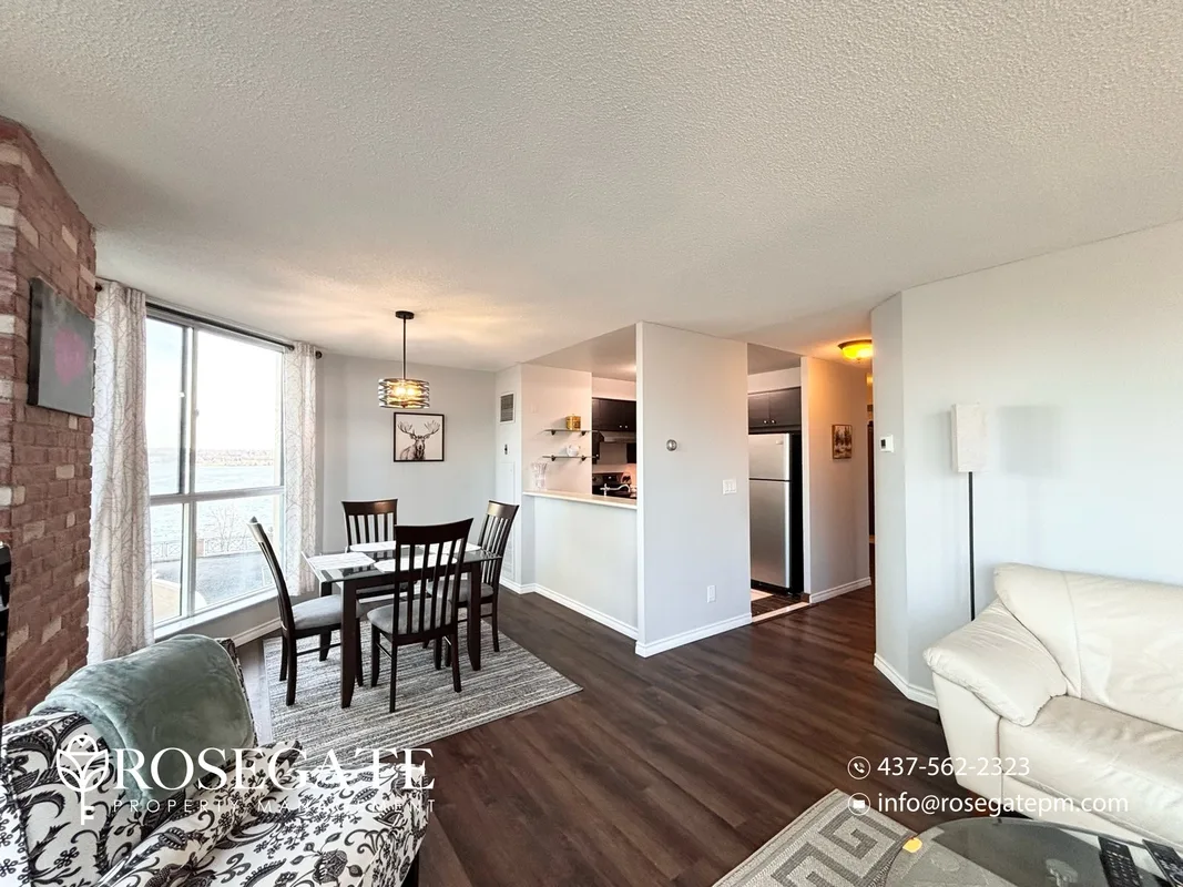 511 - 140 Dunlop Street East