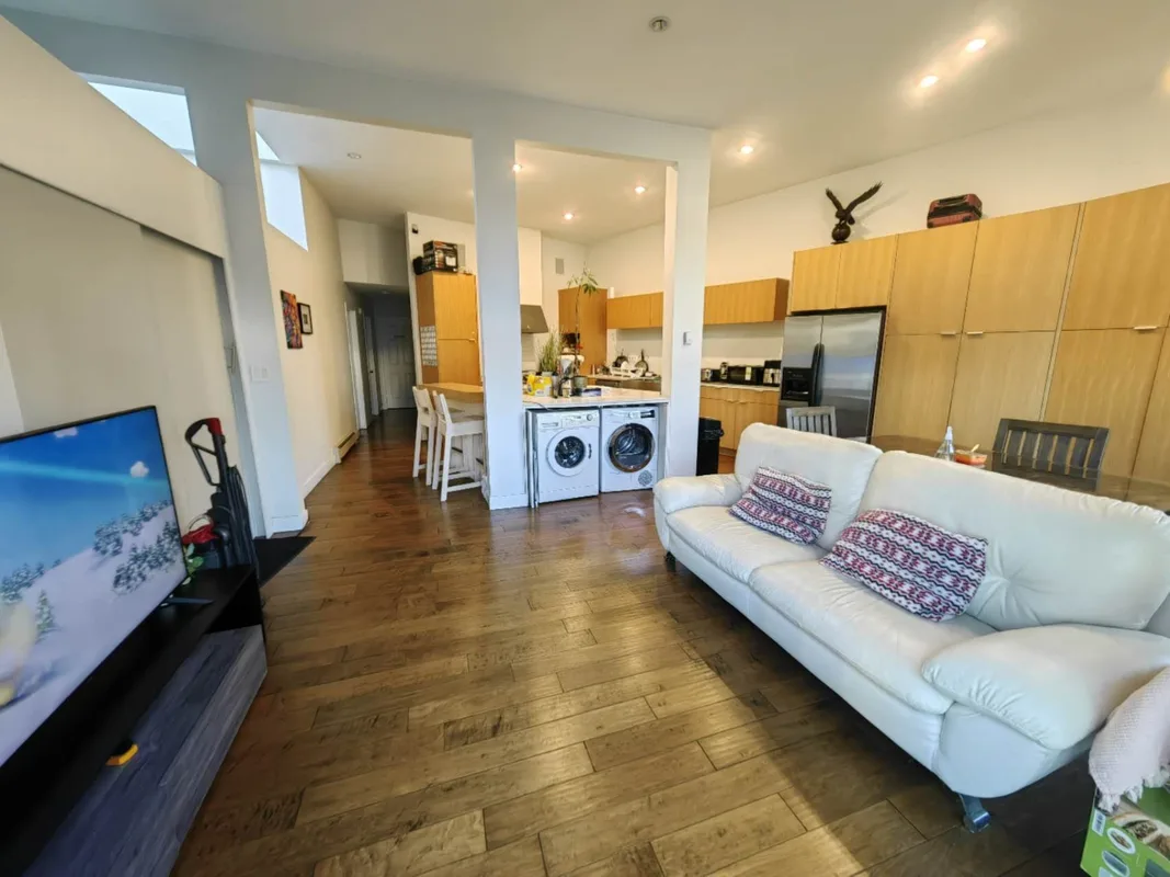 475 W 64th Ave, Vancouver, BC