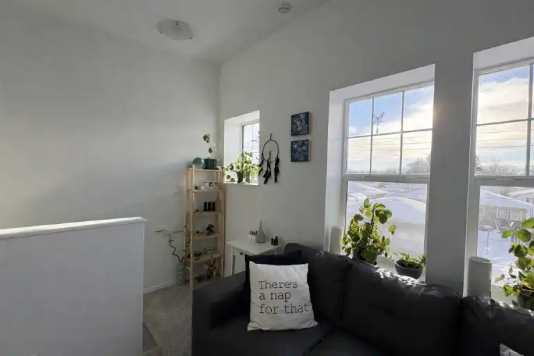 SF204 – 11811 & 11813 47 Street NW | Multiple Units Available | 1 MONTH FREE