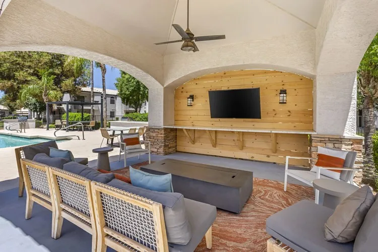 Boulders at Lookout Mountain Apartment Homes