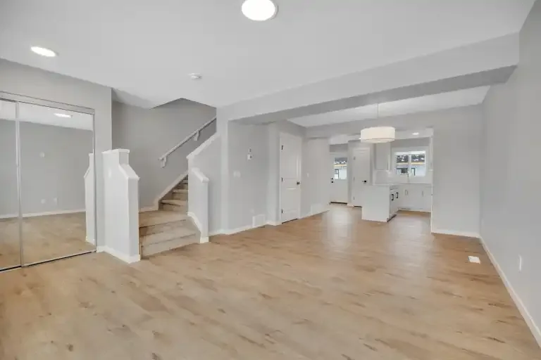 #3 - 1235 Keswick Dr SW