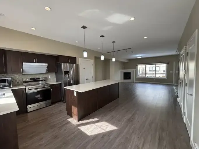 SF334 | Spacious 3 Bedroom Townhome – Southwest Edmonton
