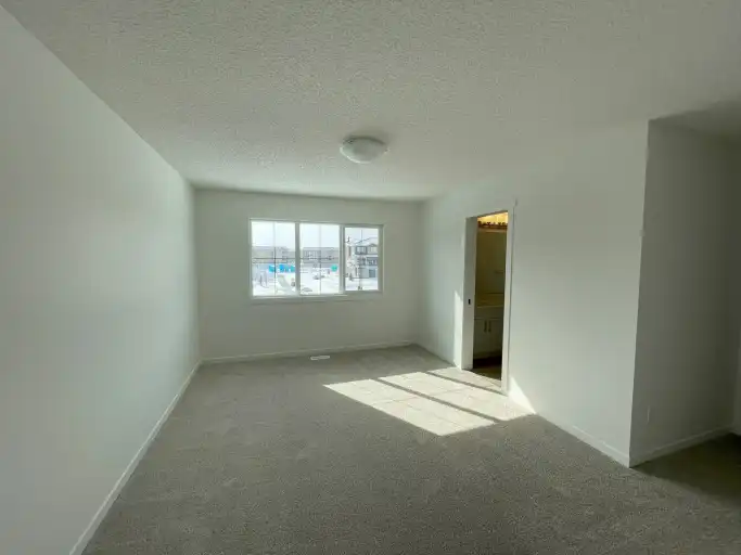 3 Bedroom 2.5 Bathroom House in Langdale - SF167