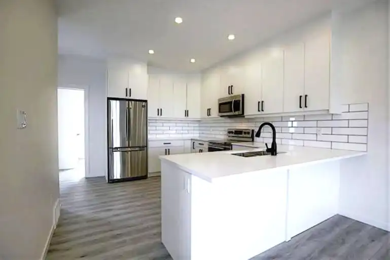 UPPER 287 Orchards Boulevard