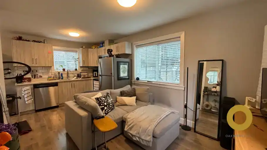 Cozy Newly Built Laneway by Nanaimo