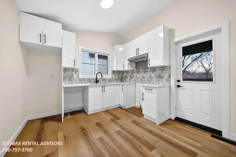 GRGE 12421G 112 Avenue Northwest