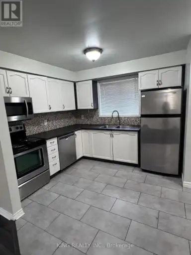 UPPER LEVEL - 39 RED OAK DRIVE