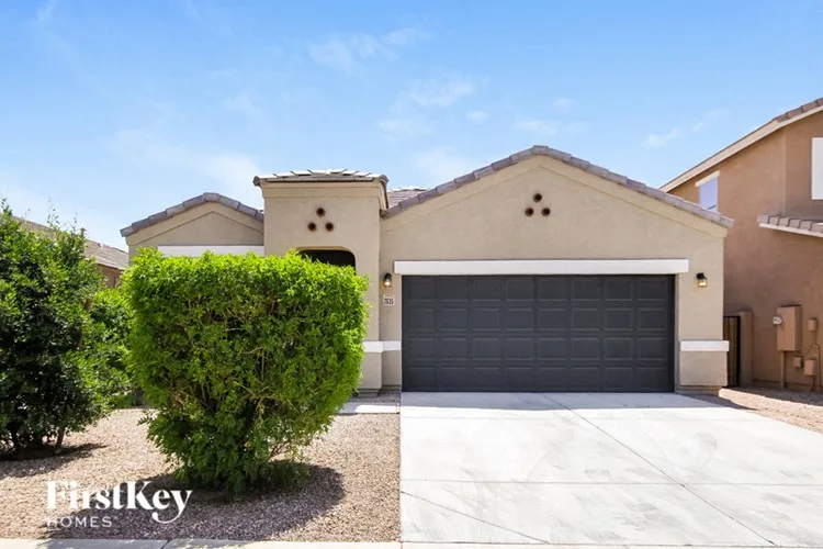 2635 W Tamarisk Avenue Phoenix, AZ 85041