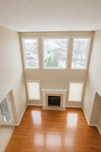 Beautiful Family Home in Blackmud Creek | 6 Bed + Den | Double Garage