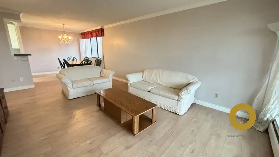 Spacious 2 Bed 1.5 Bath Corner Unit with Mountain View in Brentwood!!