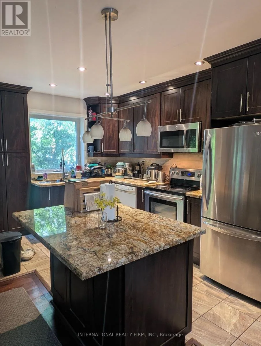 MAIN HOUSE - 216 BOGERT AVENUE Toronto (Lansing-Westgate), Ontar | Long Term Rentals | City of Toronto | Free local classifieds - Kijiji