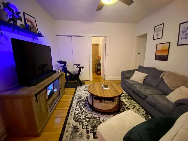 709-713 W Barry