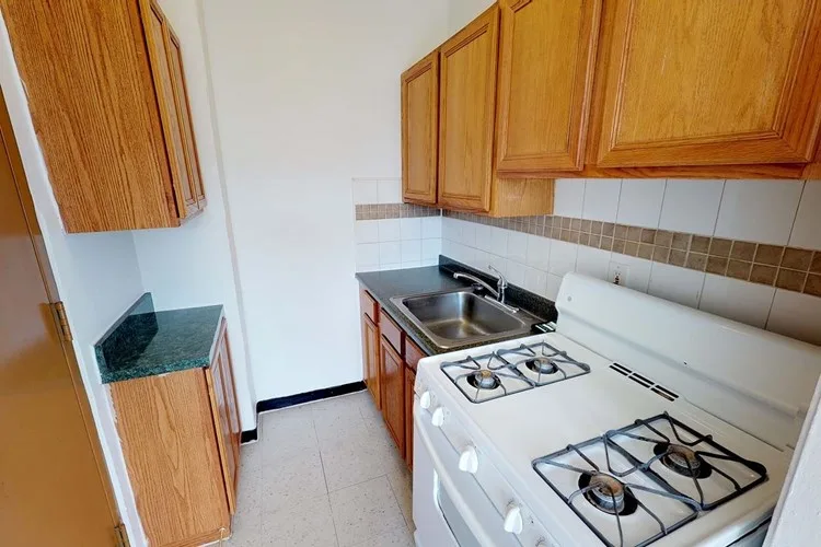 1440 E. 52nd Street