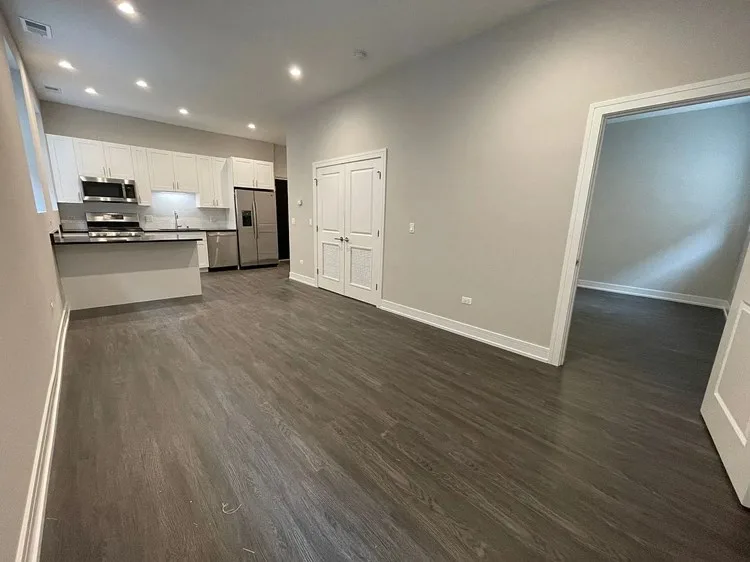 1730 W. Greenleaf Ave