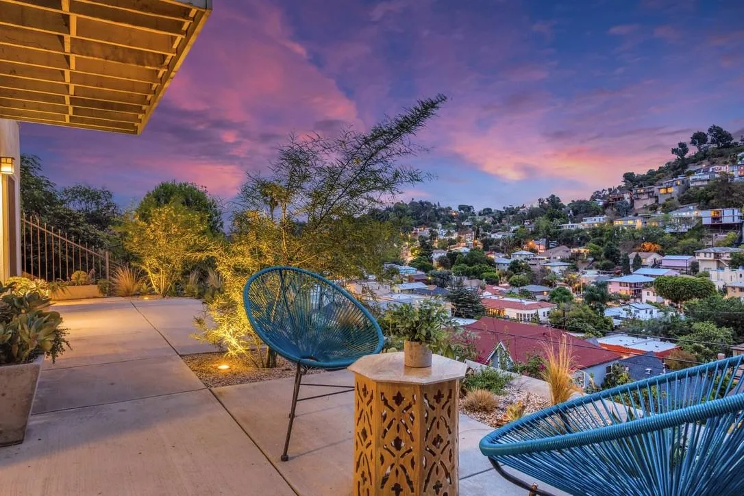 1744 Redesdale Avenue, Los Angeles, CA 90026, USA