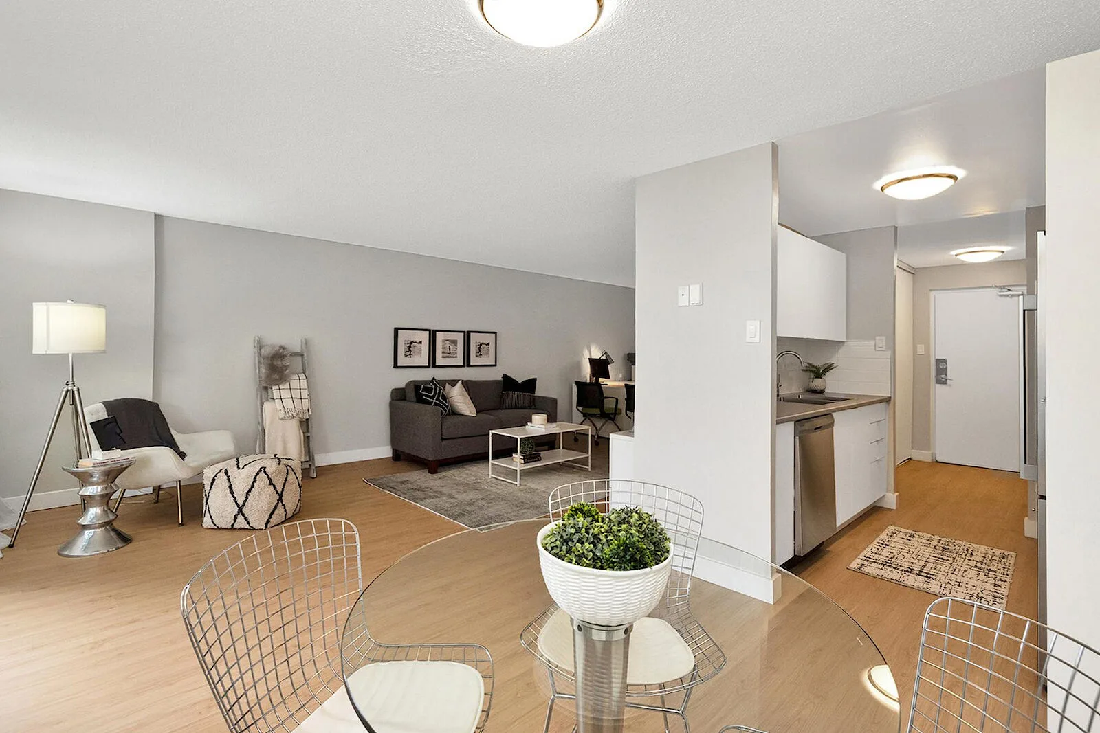 Spacious Modern Living! Call Our Leasing Experts Today!