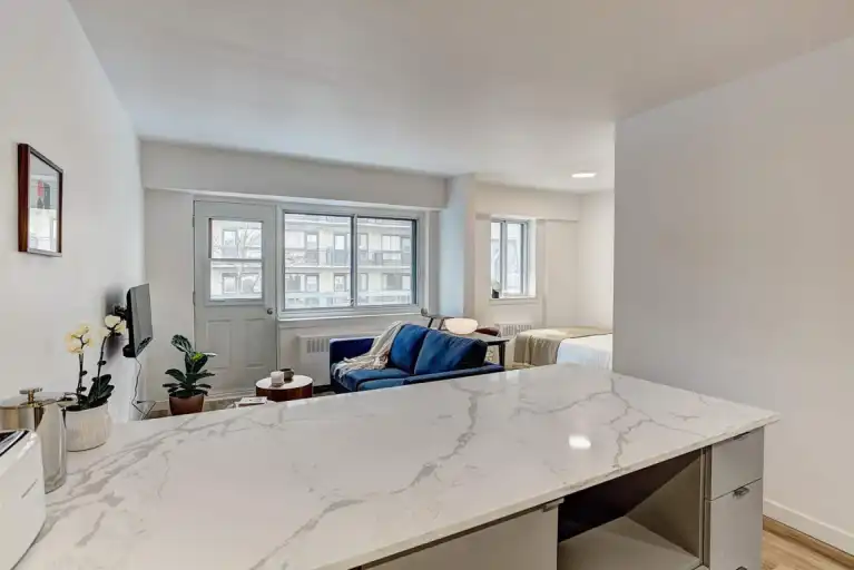 3445 Hutchison
